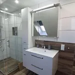 Sakura House سيل