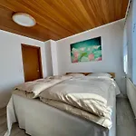 فيلة Sakura House سيل